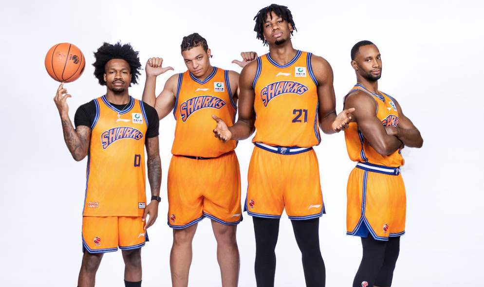 开云体育官网-刚下车就开练！战上海3条件对广东不利，粤媒支招杜锋：学深圳