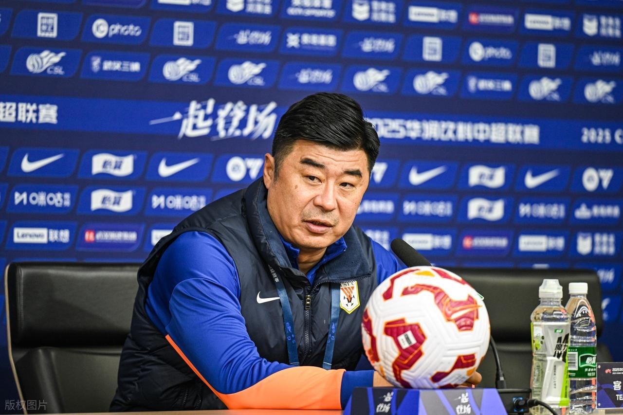 开云体育下载-1-1！泰山战平天津，热身赛两轮不胜，外援中卫自由身加盟西乙