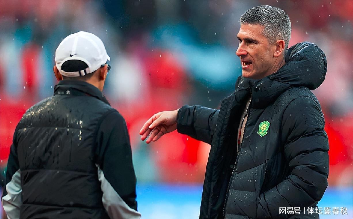 kaiyun-国安后防线洗牌！现役国脚踢不上比赛，蒙哥马利为何偏爱海米提？