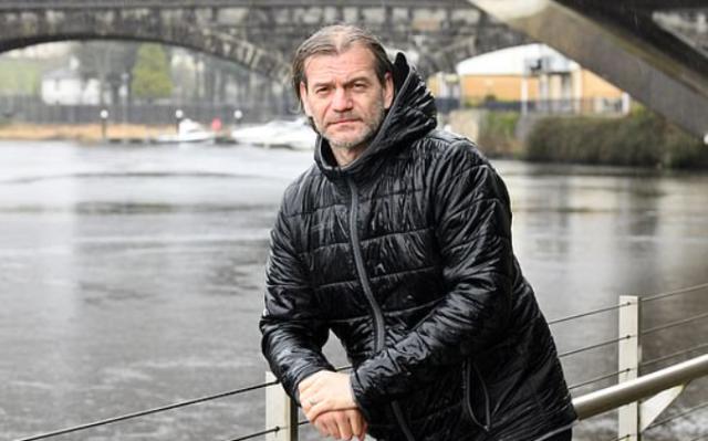 开云-险些被酗酒+抑郁症掏空 前曼联门将：我想帮助他人